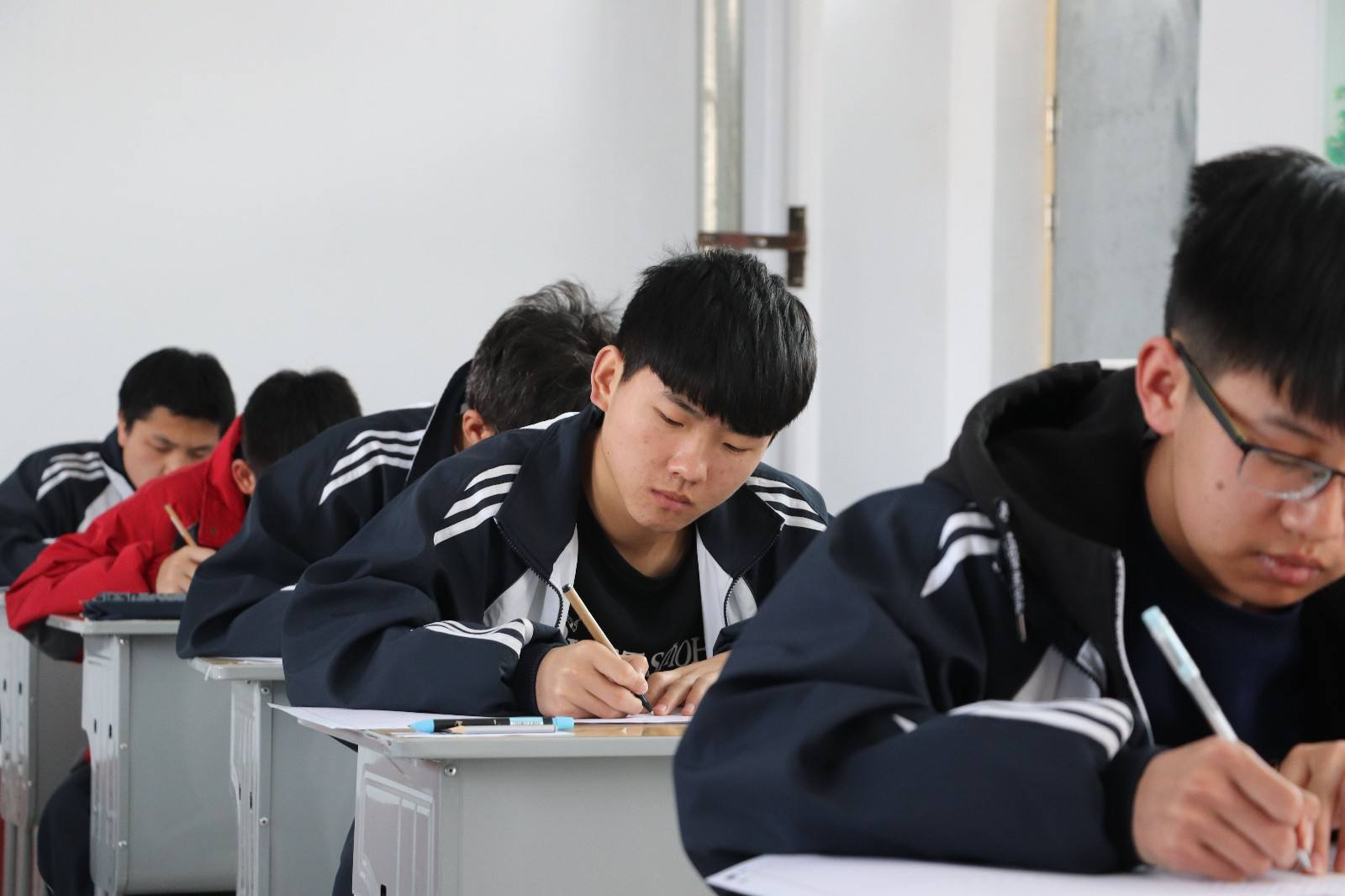 1596105121307488.jpg 1596105121307488.jpg